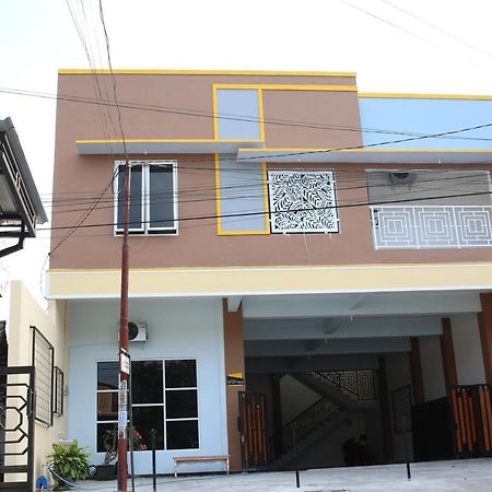 Reddoorz Syariah Near Suncity Mall Madiun Luaran gambar