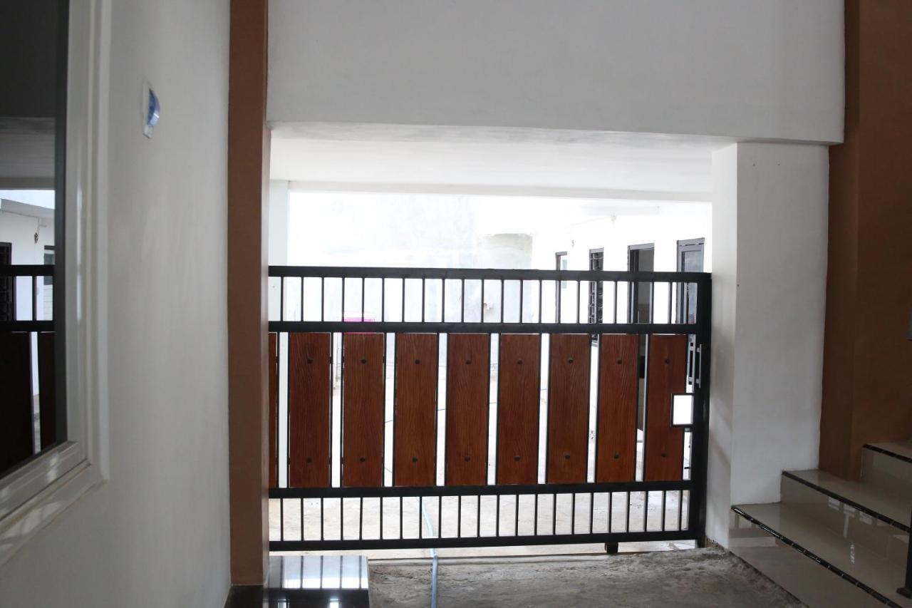 Reddoorz Syariah Near Suncity Mall Madiun Luaran gambar