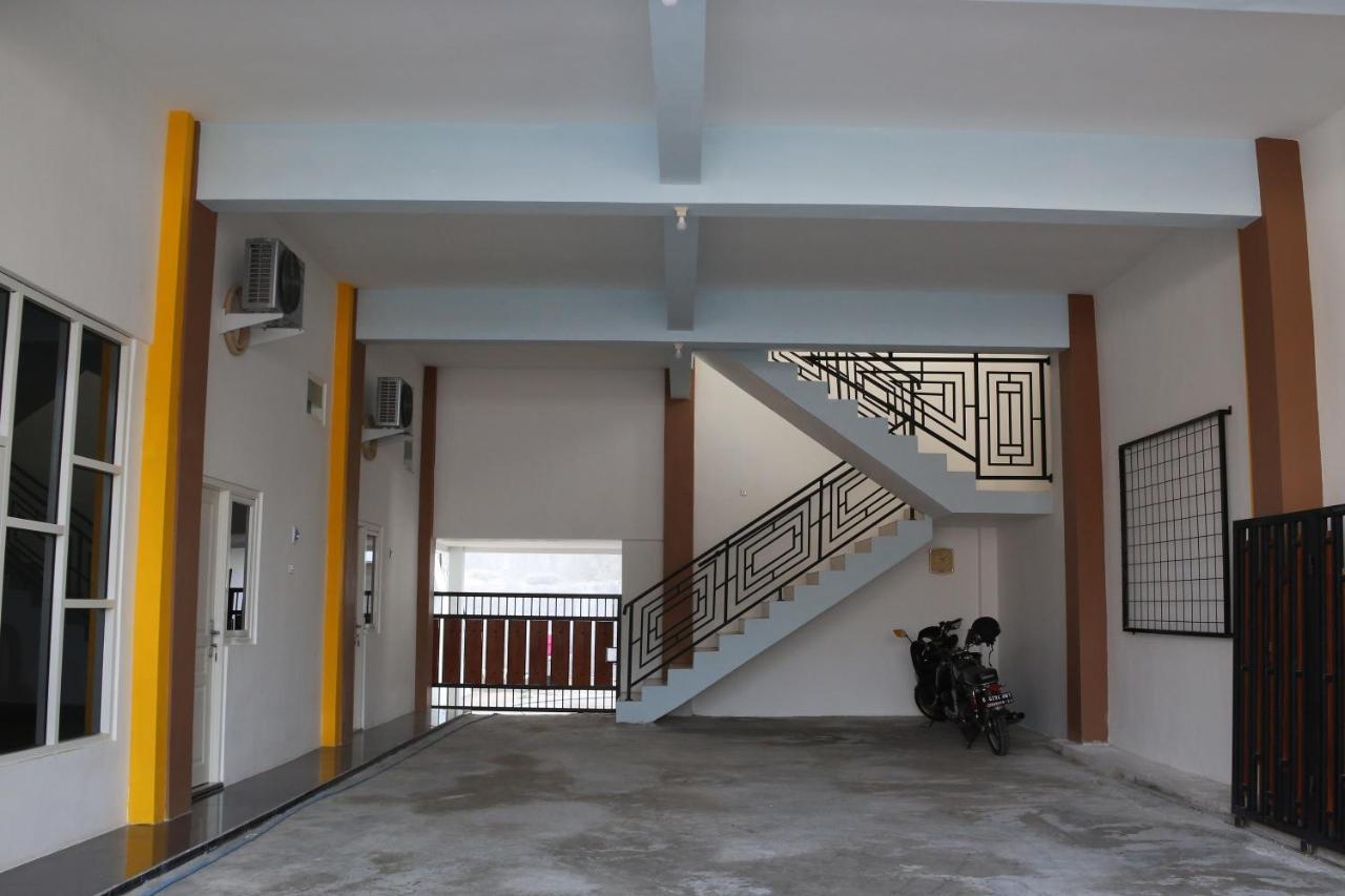 Reddoorz Syariah Near Suncity Mall Madiun Luaran gambar