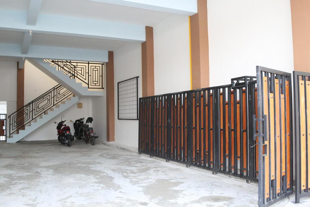 Reddoorz Syariah Near Suncity Mall Madiun Luaran gambar
