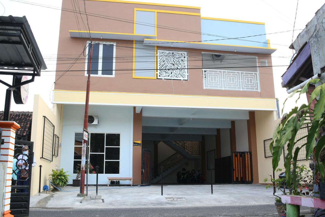 Reddoorz Syariah Near Suncity Mall Madiun Luaran gambar