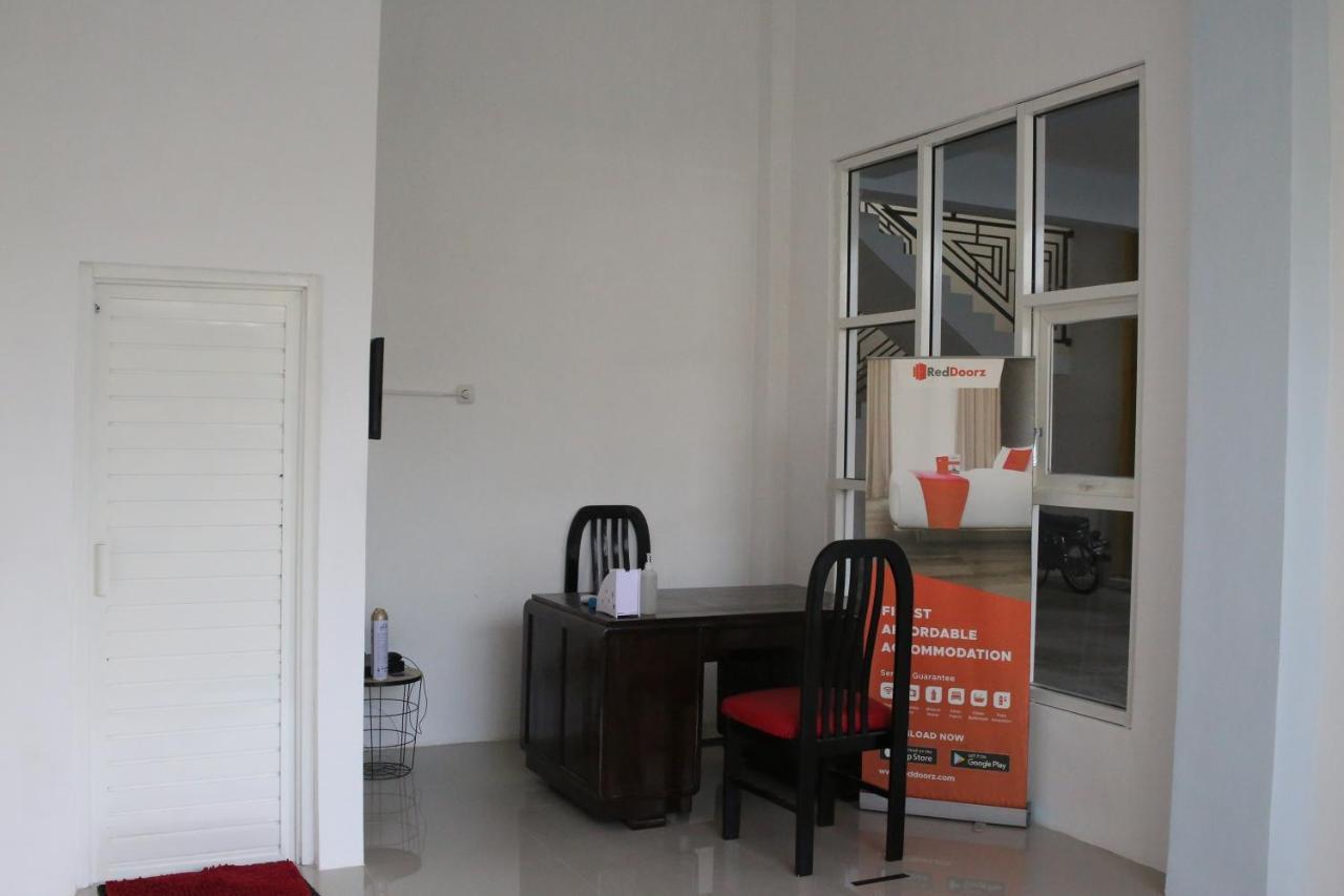 Reddoorz Syariah Near Suncity Mall Madiun Luaran gambar