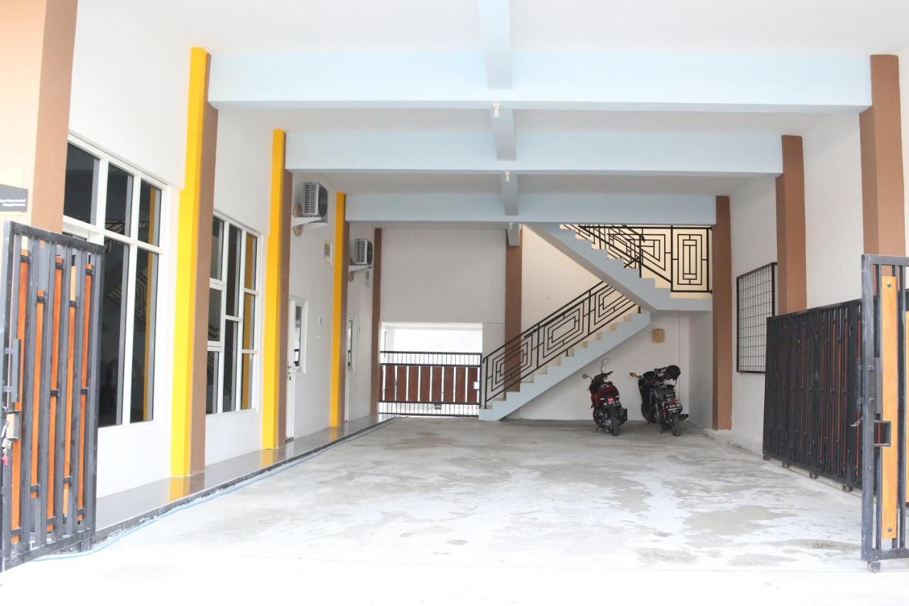 Reddoorz Syariah Near Suncity Mall Madiun Luaran gambar
